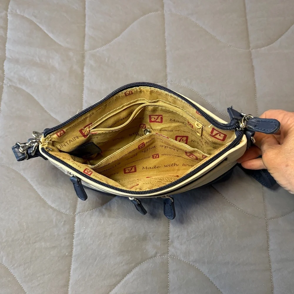 Stone Mountain Off White &‎ Navy Blue Shoulder Bag - Picture 8 of 8